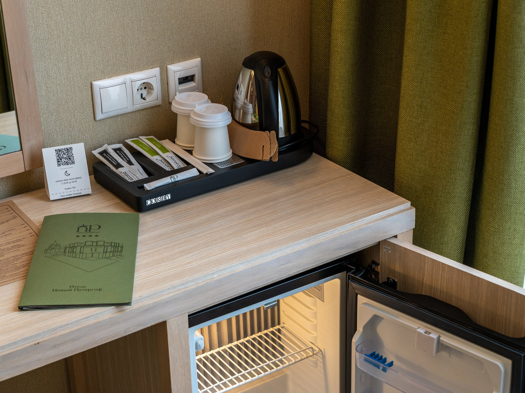 新彼得霍夫酒店主图