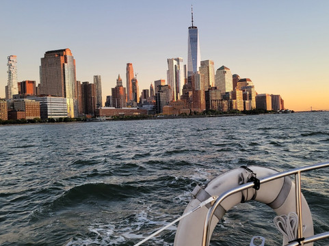 Narwhal Yacht Charters-纽约市必去景点