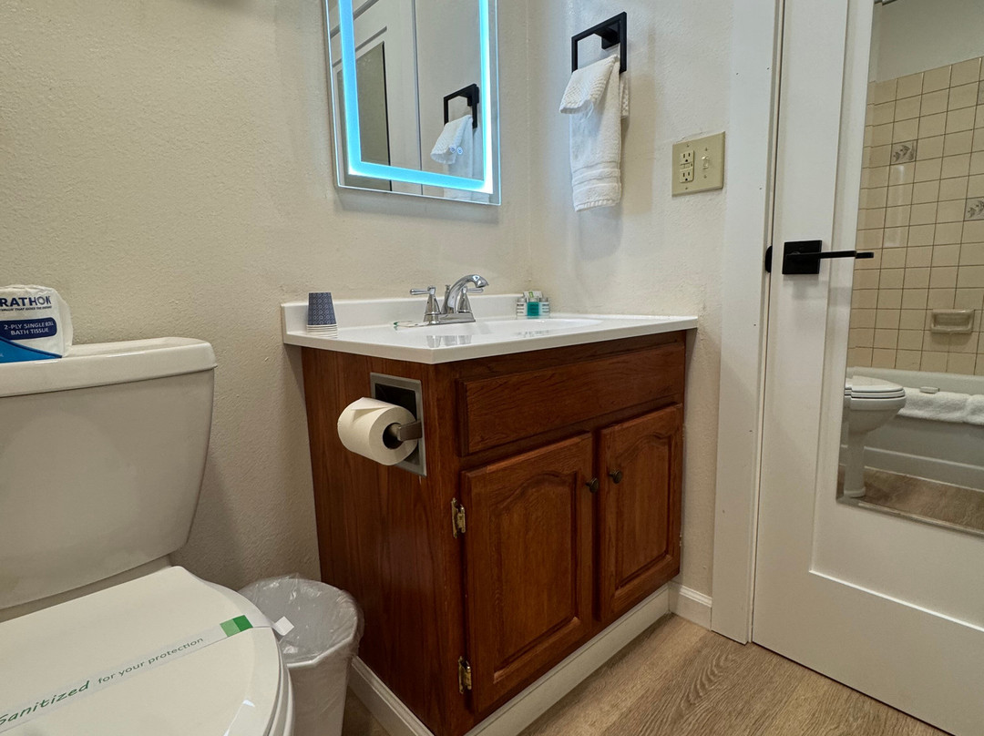 Pioneer Boutique Motel主图