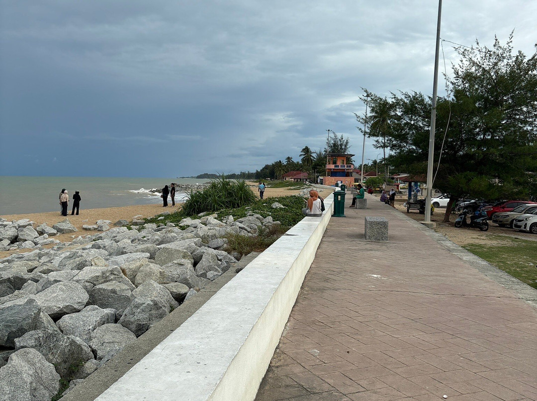 Pantai Cahaya Bulan-哥打巴鲁必去景点