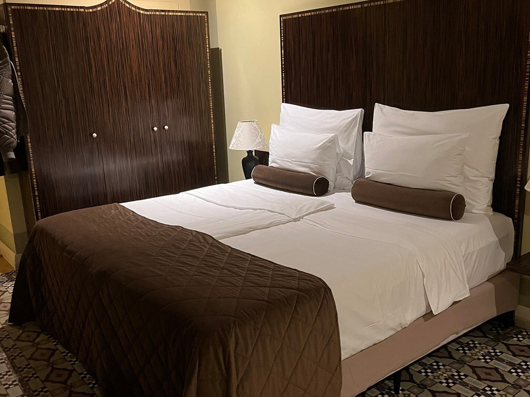 格兰子酒店主图