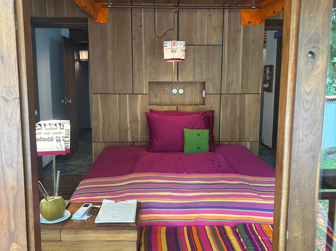 Underneath The Mango Tree主图