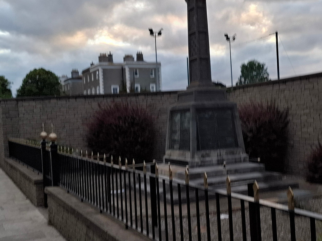 War Memorial-布瑞必去景点