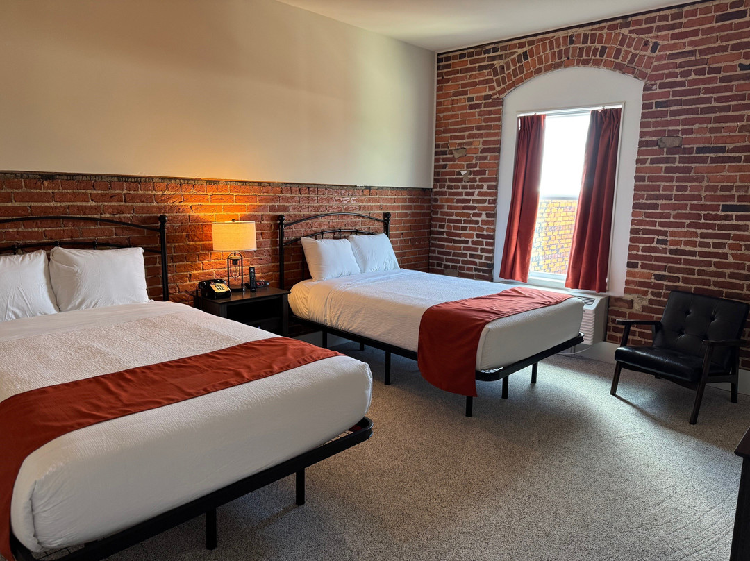 Historic Griffin Hotel
