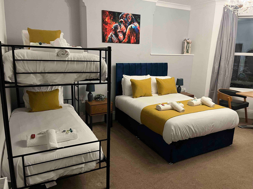 The Linden Leaf Hotel主图