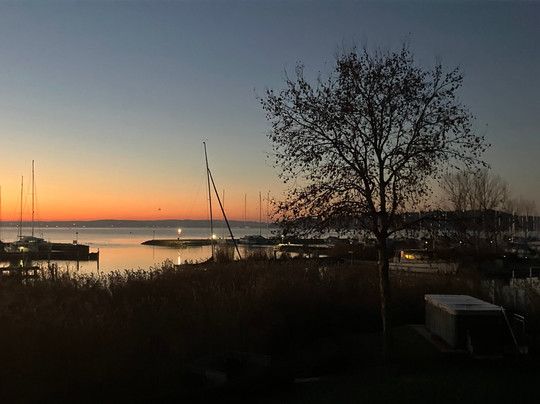 Hotel Golden Lake Resort主图