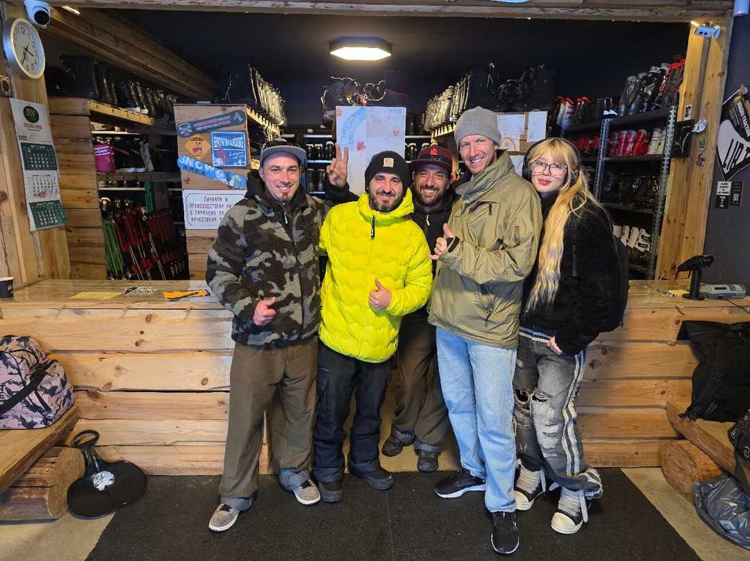 The Black horse Ski & Snowboard