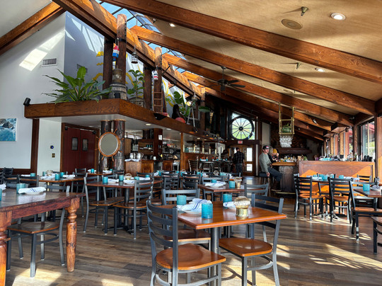 Rocker Oysterfeller's At Lucas Wharf主图