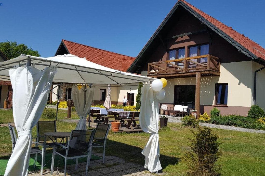 Pokoje I Domki Saraceńska Chata