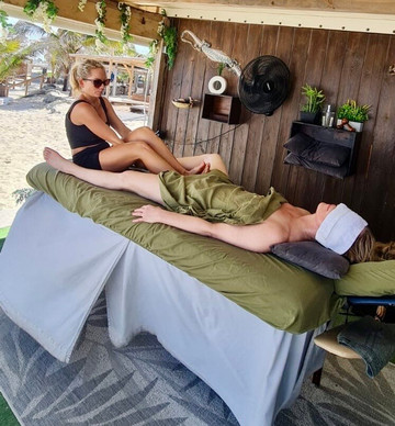 Colibri Massage Sxm-东方湾必去景点