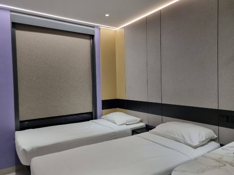 新加坡81酒店-皇宫-客卧