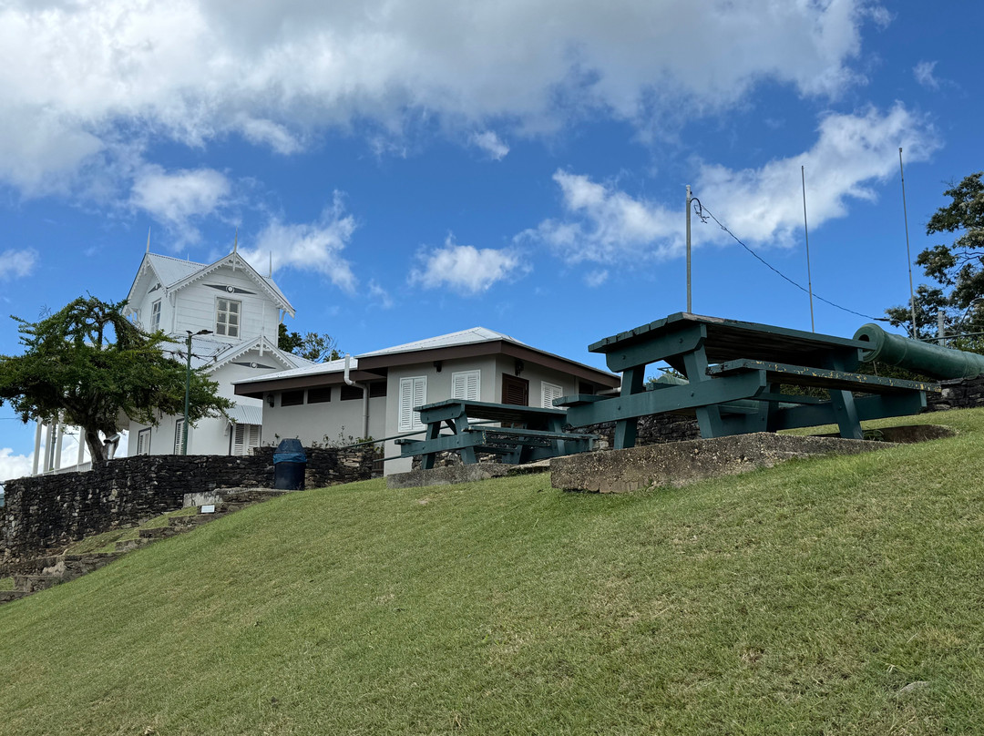 Nick Taxi Servicestt-西班牙港必去景点