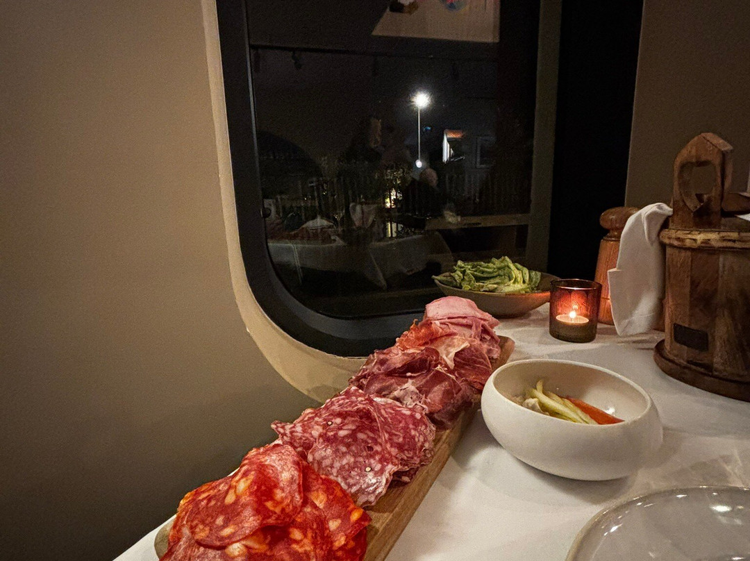 比亚里茨的车库主图