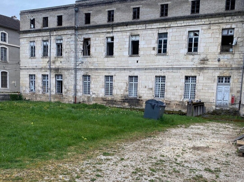 Abbaye de Clairvaux-Ville-Sous-La-Ferte必去景点