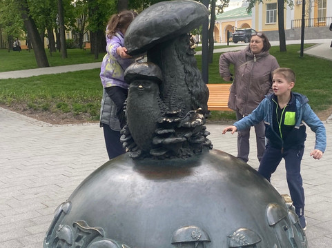 Monument Mashrooms With Eyes-Ryazan必去景点