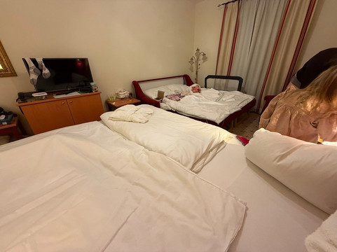 罗马少年酒店主图