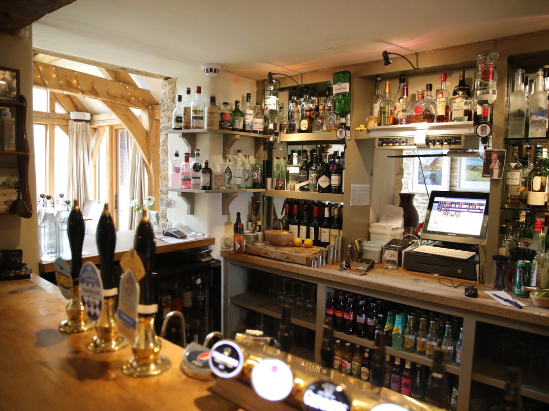 The Swan Inn Swinbrook主图