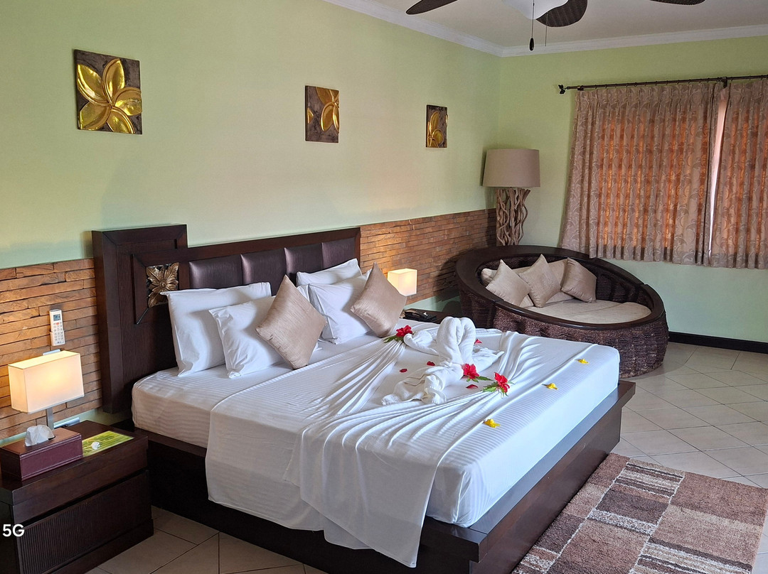 绿洲餐厅酒店和水疗中心主图