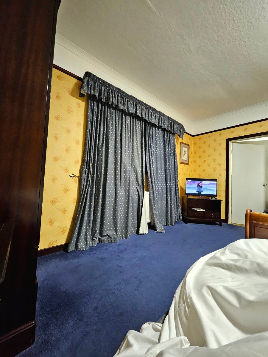 布鲁斯酒店-官方