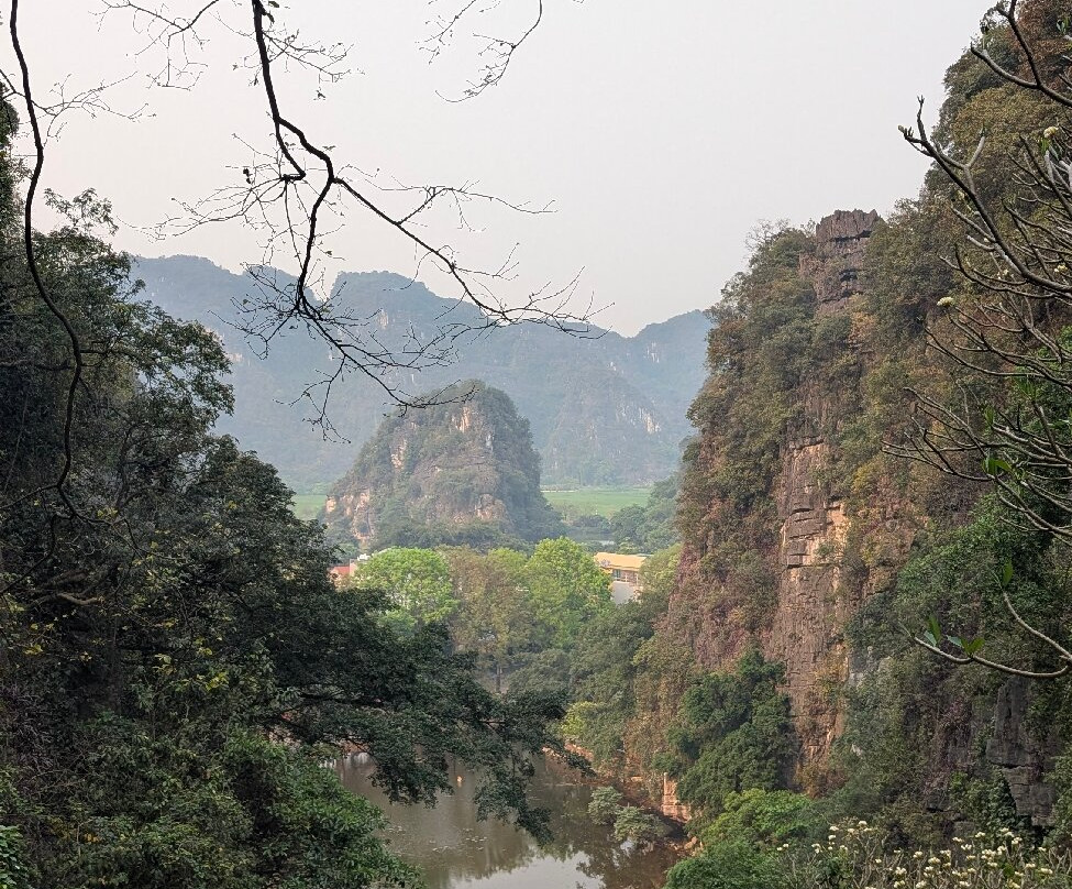 Bich Dong Pagoda-Ninh Hai必去景点
