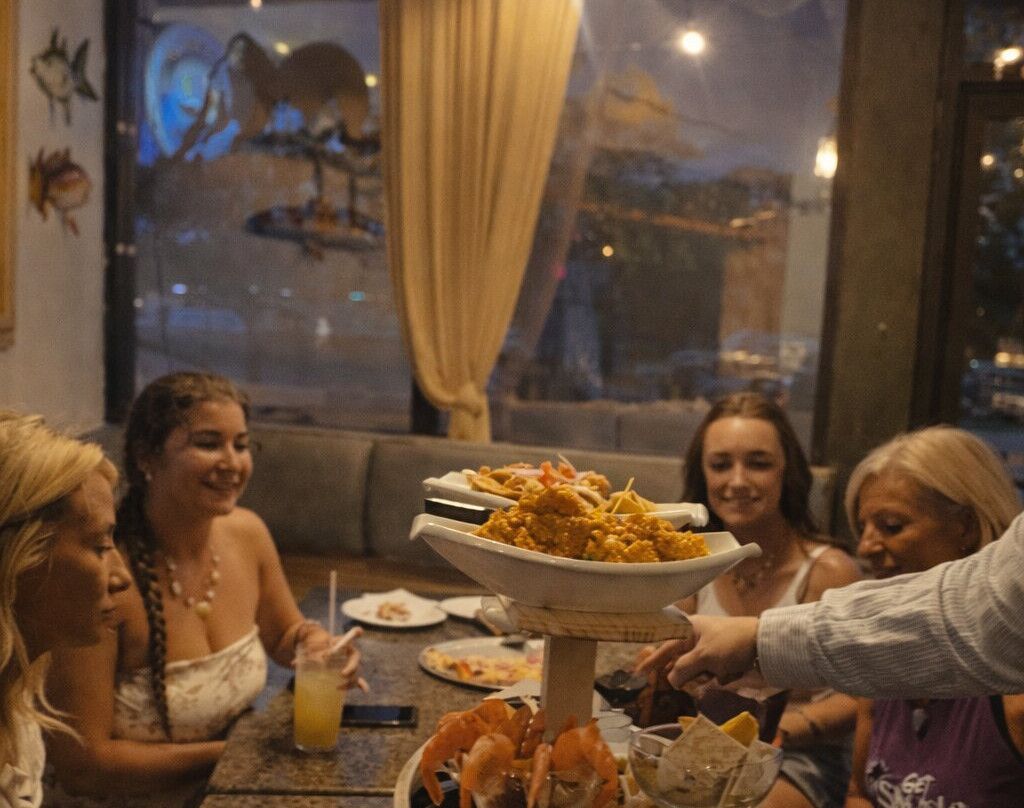 Redot Cevichery & Oyster Bar