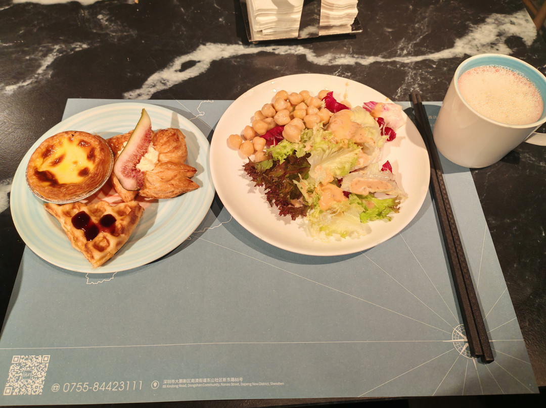 深圳浪骑瞻云度假酒店主图