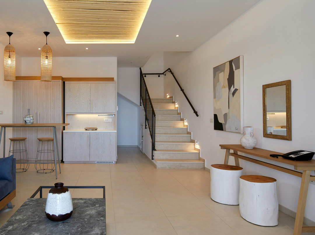 维查德酒店住宿-Sea Breeze Santorini Beach Resort, Curio Collection By Hilton