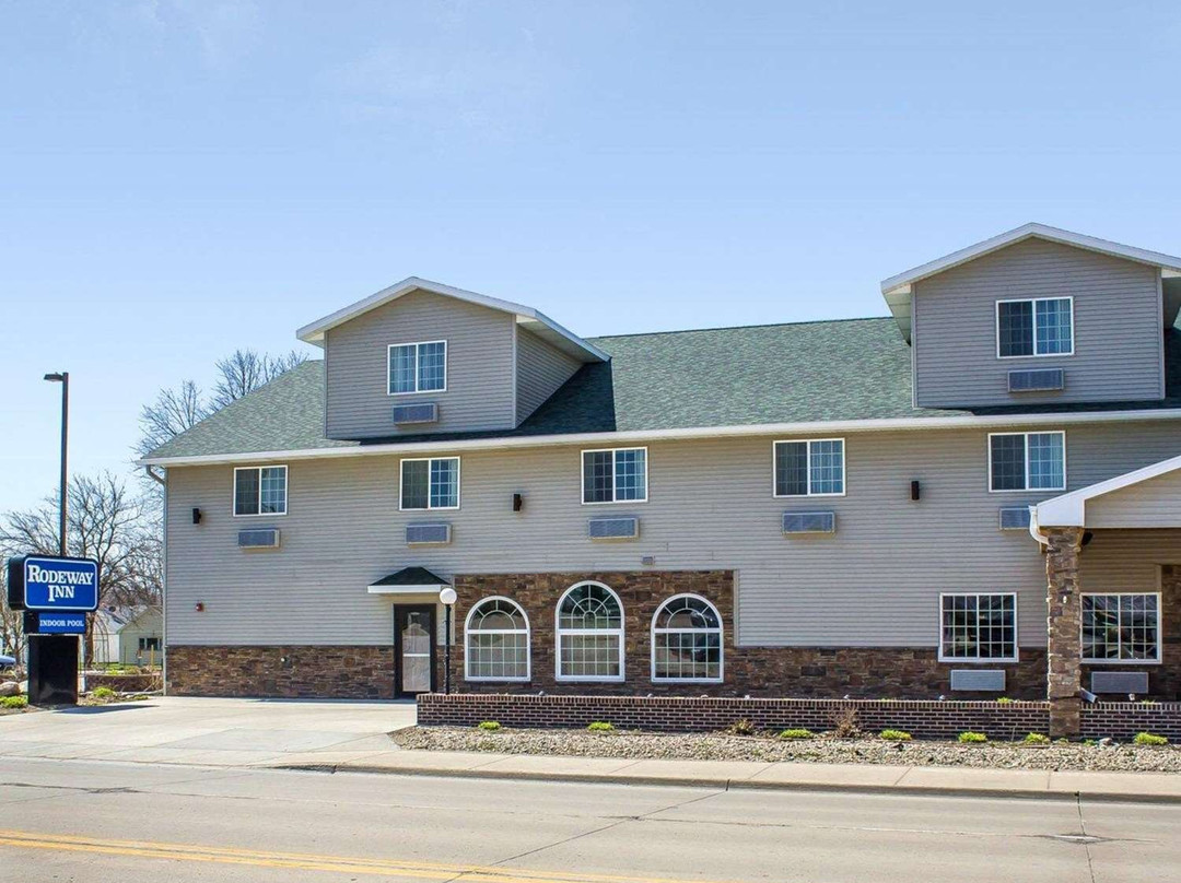 Greenville酒店住宿-Rodeway Inn & Suites Near Okoboji Lake