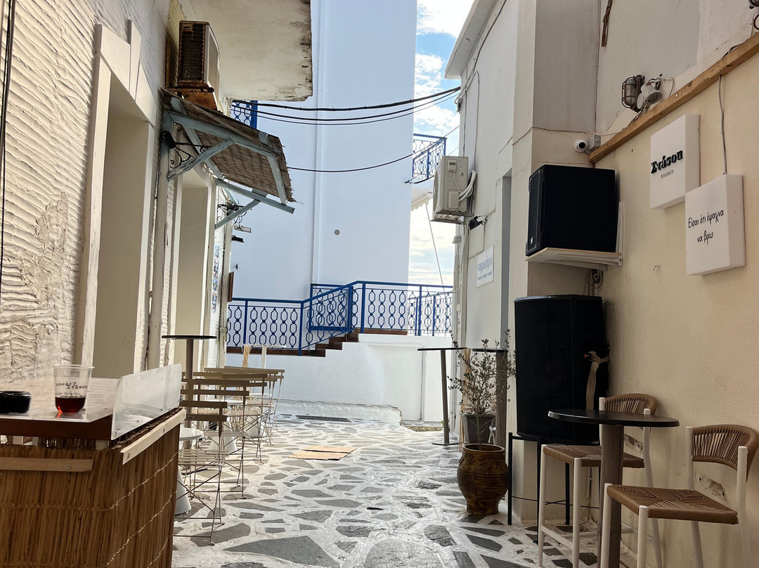 雷纳别墅酒店主图