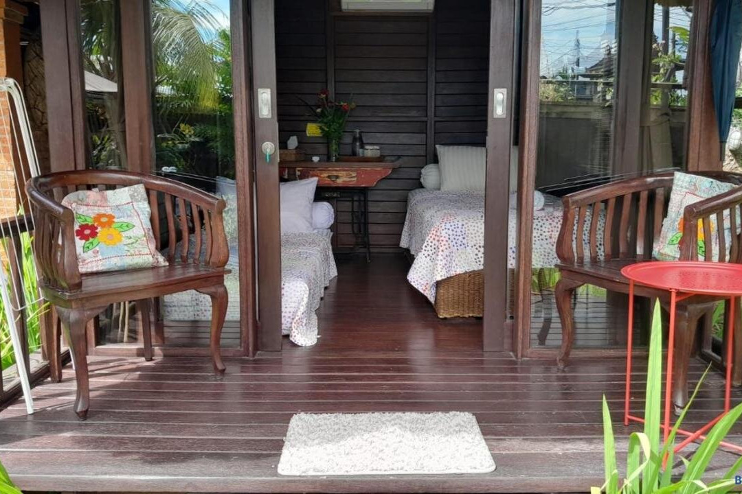 Ketewel Bed & Breakfast Niti Room