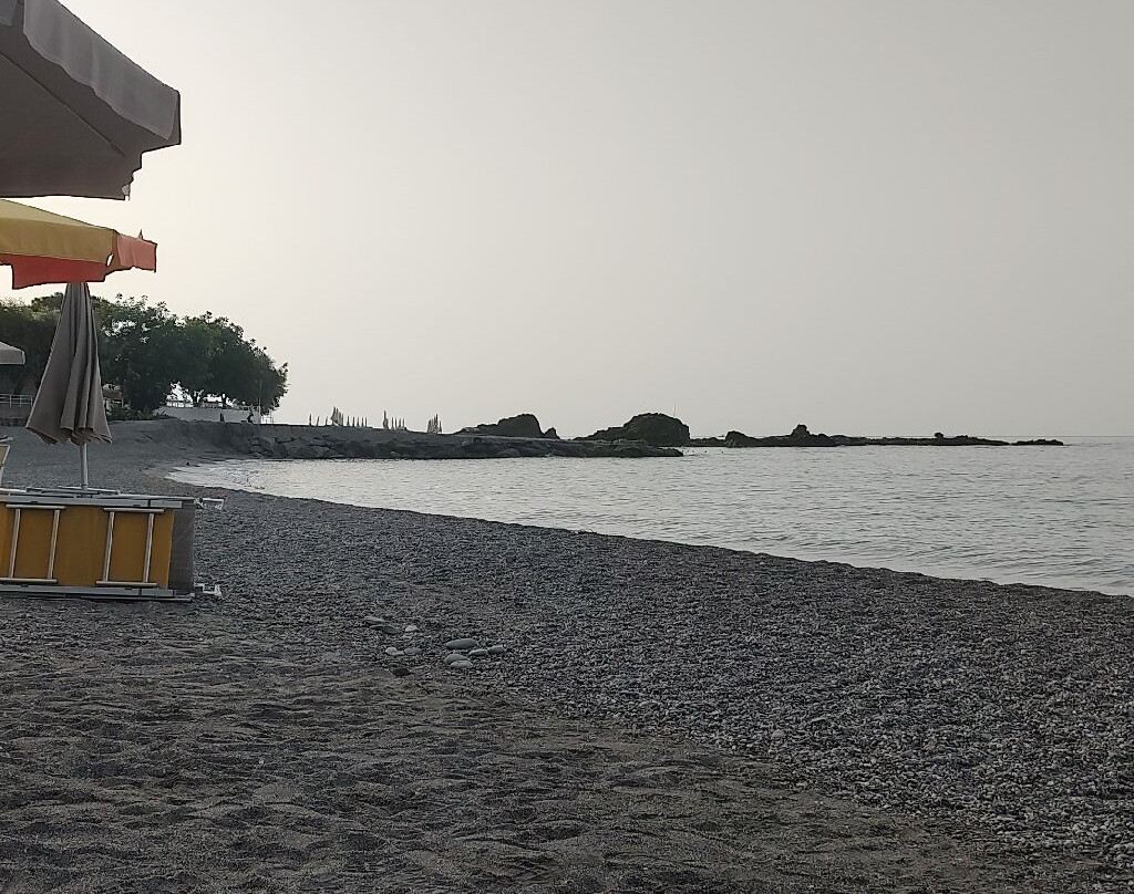摩纳哥天然海滩主图