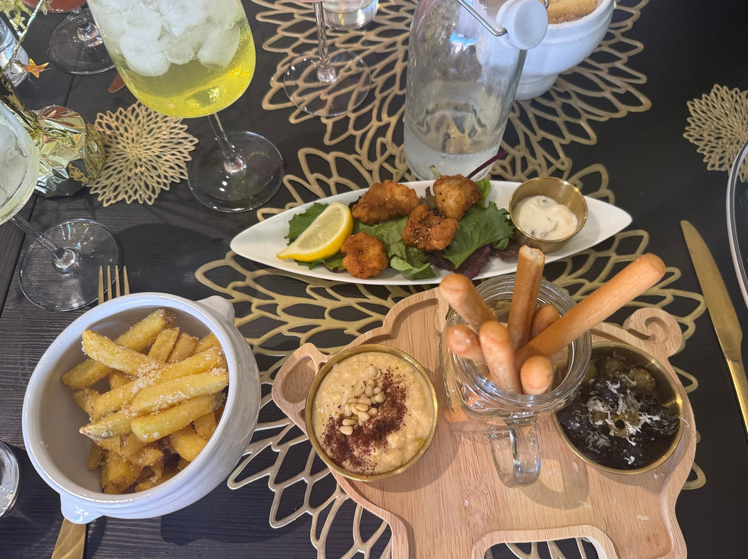 Frilly Pig Bistro