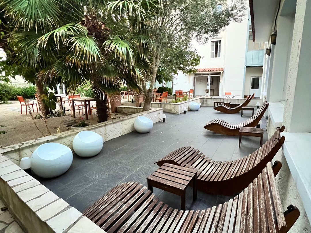 贝斯 SPA 大酒店主图