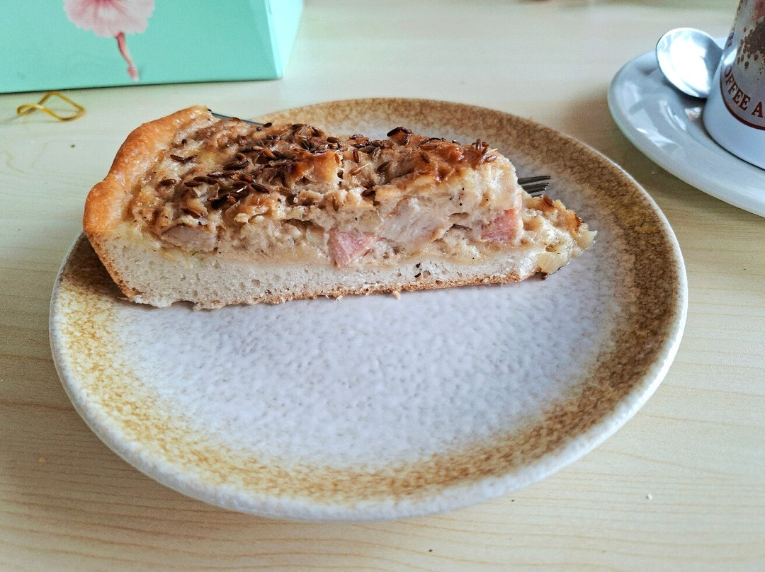 Yupa Salon With Coffee And Cake