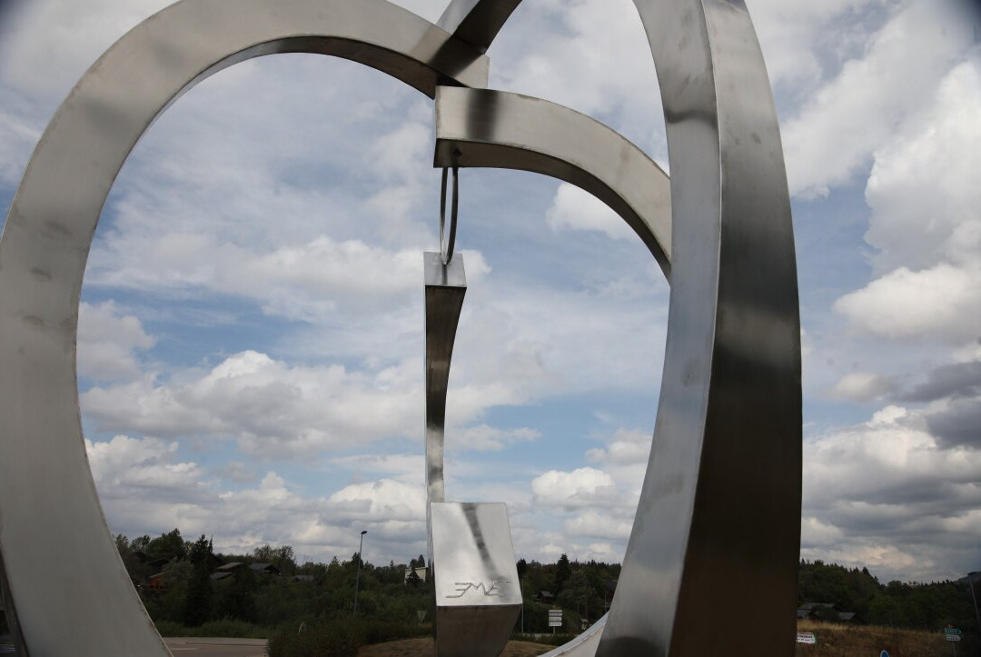 Sculpture le « Quatuor courbe »-Saint-Laurent-en-Grandvaux必去景点