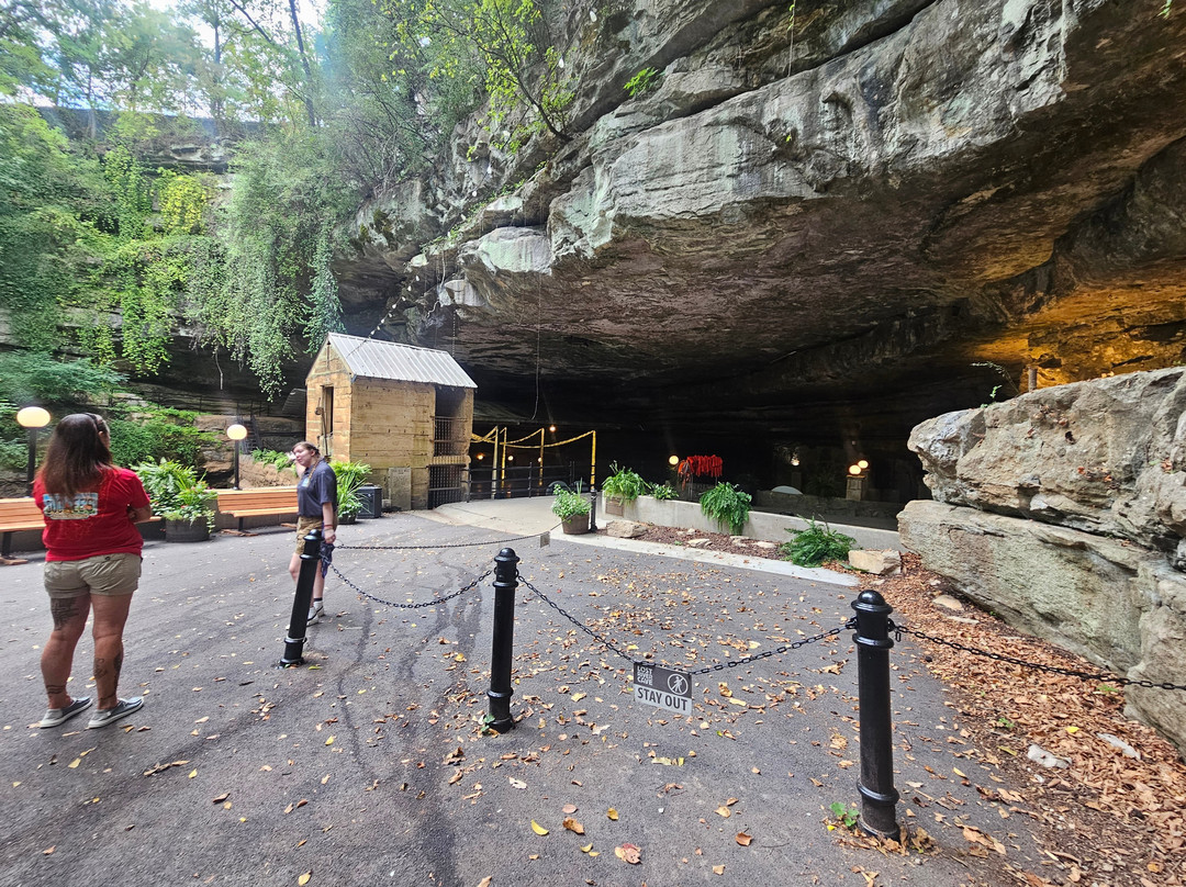 Lost River Cave-鲍灵格林必去景点
