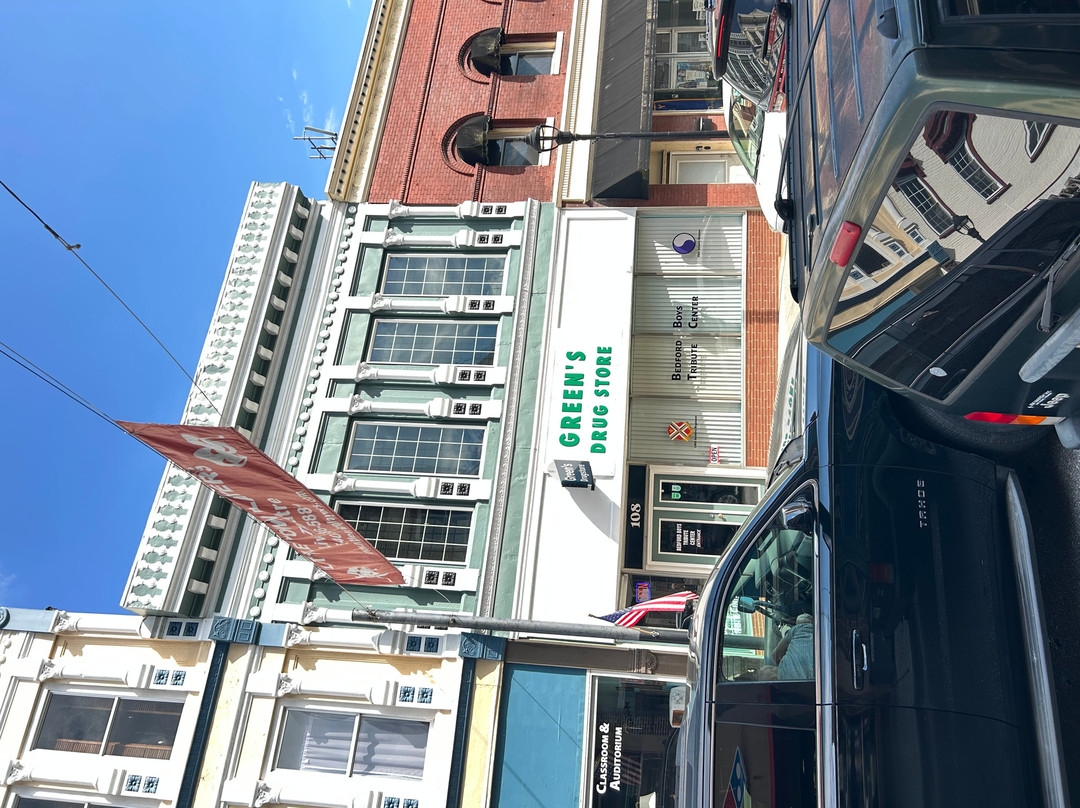Bedford Boys Tribute Center-Bedford必去景点