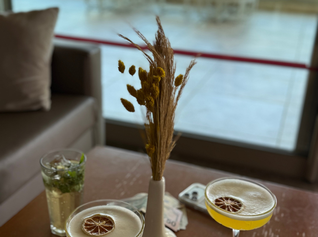 贝莱克海滩度假酒店主图