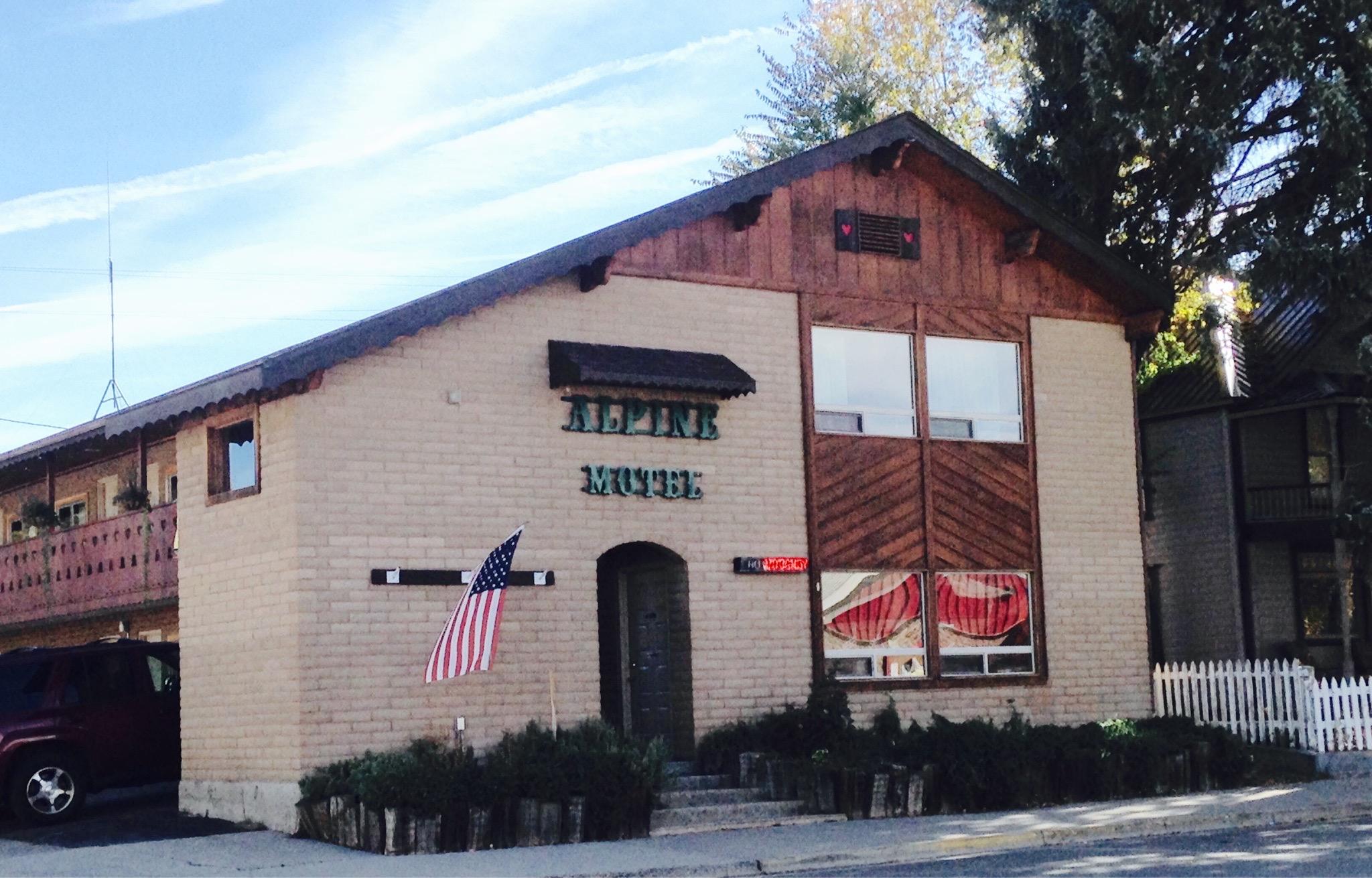 The Alpine Motel-客卧