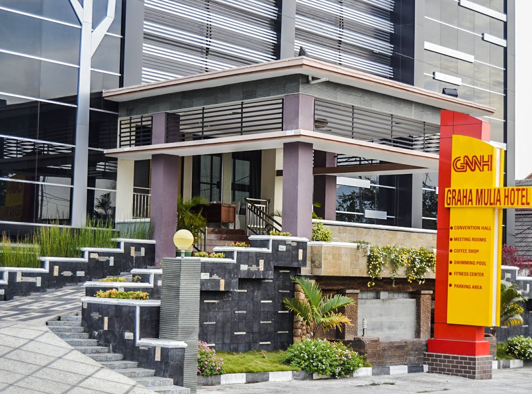 LARIZ Mulia Hotel & Convention