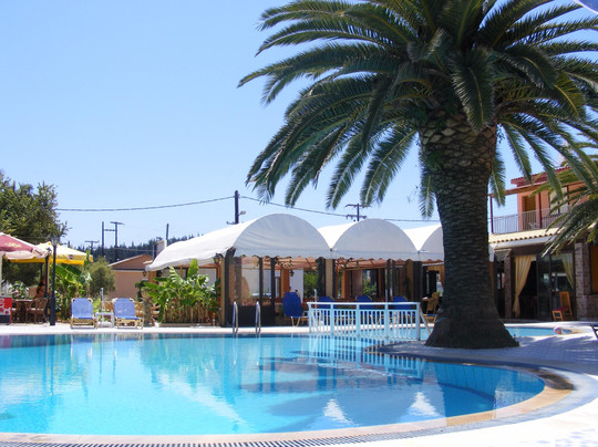 Maria's Beach Hotel & Apartments