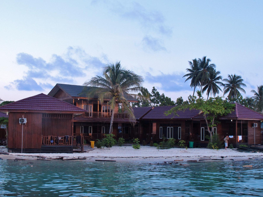 伯劳酒店住宿-Lapauta Derawan Resort