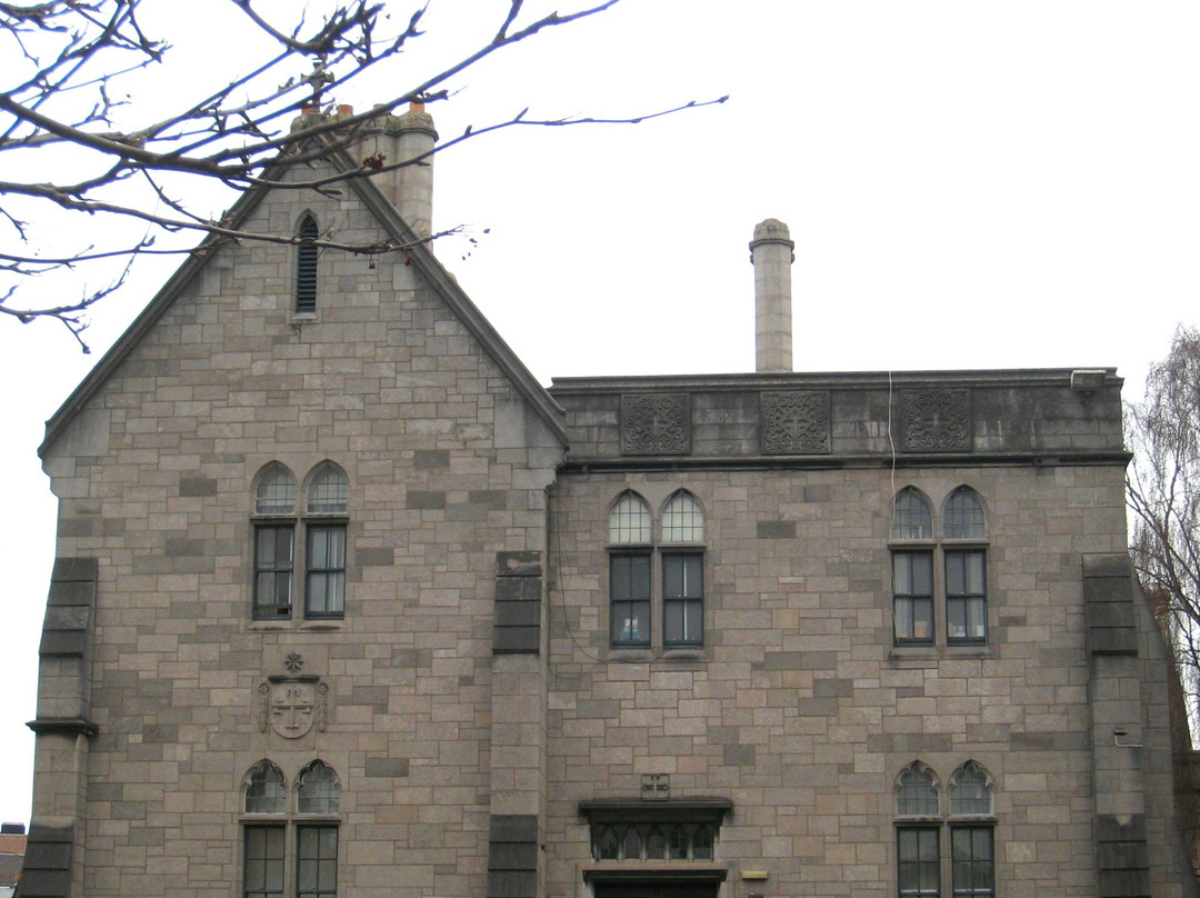 Ballinaclough旅游景点-St. Saviour's Priory