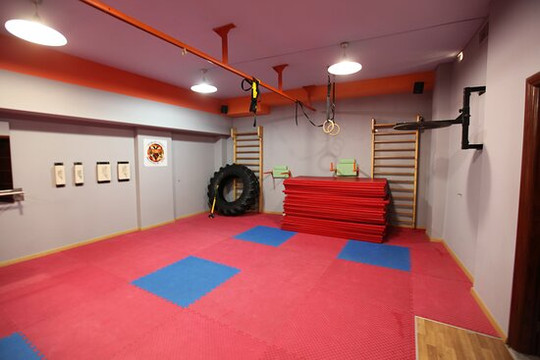 Silhouette Sports Center-沙兰德必去景点