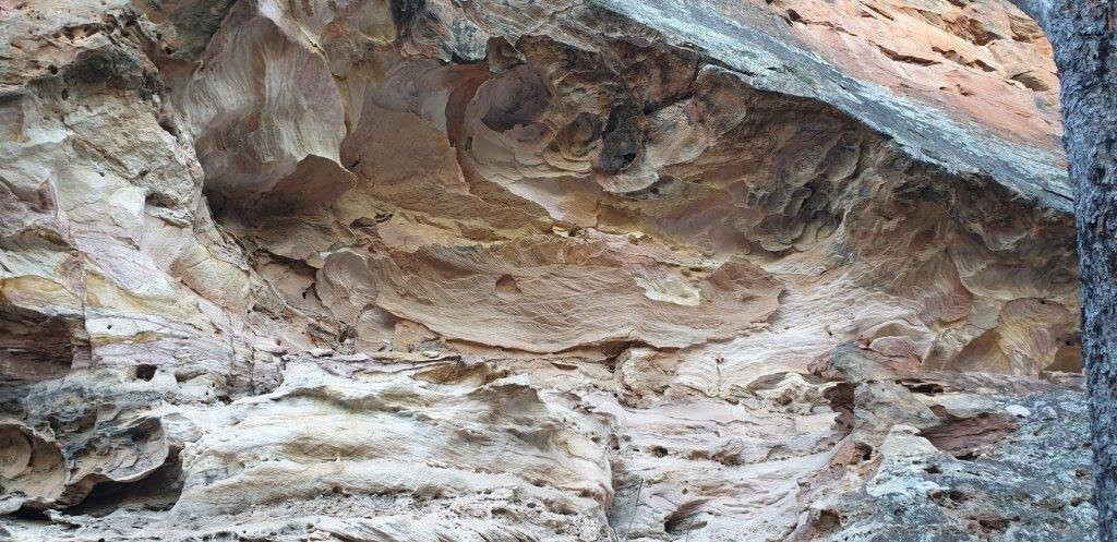 Sandstone Caves景点图片