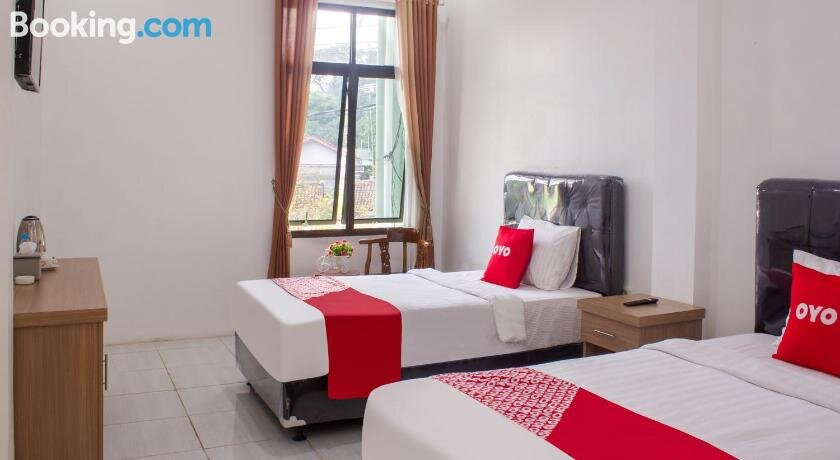 OYO 3699 Edotel Smkn 1 Cipanas Syariah