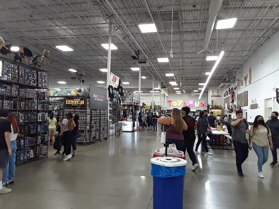 Frank & Son Collectible Show-工业市必去景点