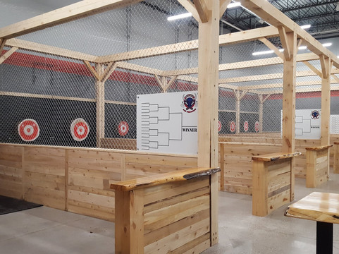 Thornton旅游景点-Bullseye Axe Throwing