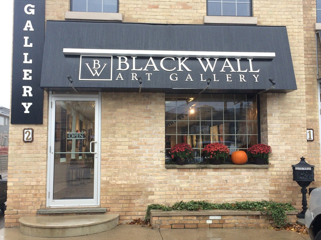 The Black Wall Gallery-Paris必去景点