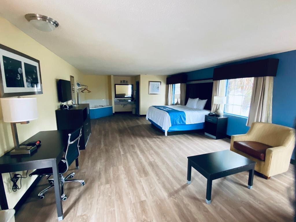 Days Inn by Wyndham Barnwell主图